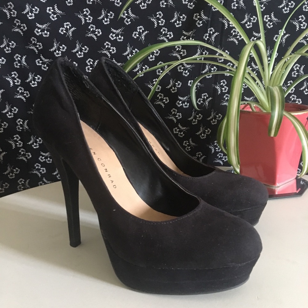 Lauren Conrad Black Pumps